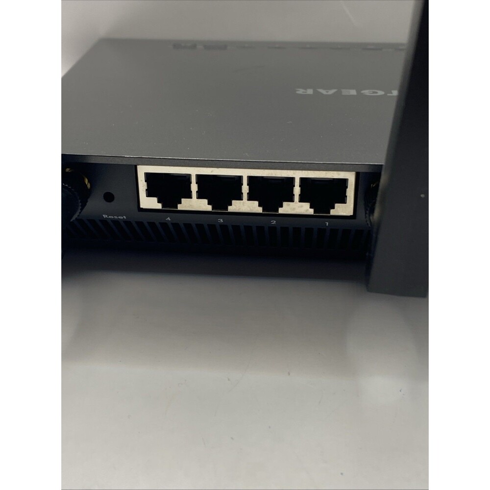 NETGEAR NIGHTHAWK AC1900 SMART WIFI ROUTER R7000 - NO POWER CORD Tested - Picture 4 of 9